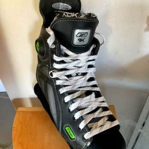 Mens Reebok pump hockey skates
